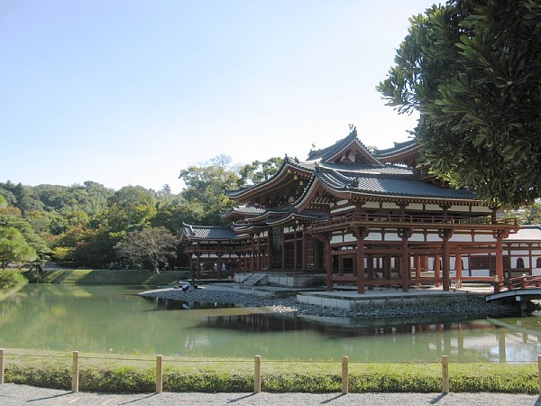 鳳凰堂(斜め右横から)