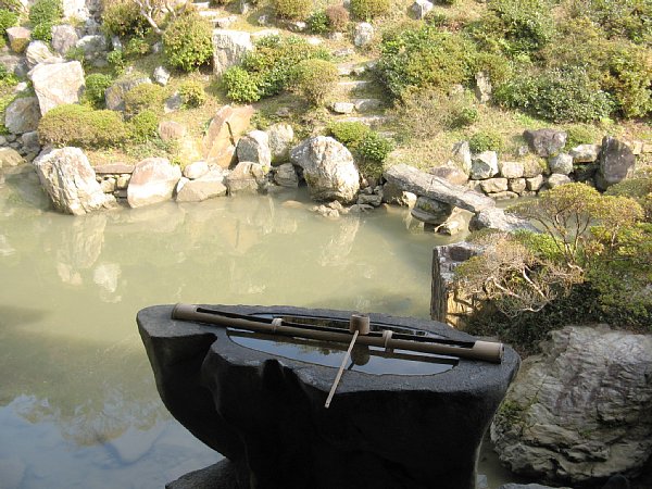 名勝庭園右側