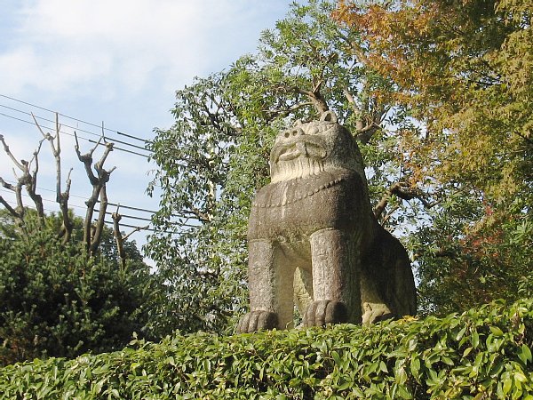 吽形の狛犬