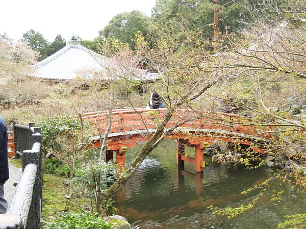 橋と観音堂
