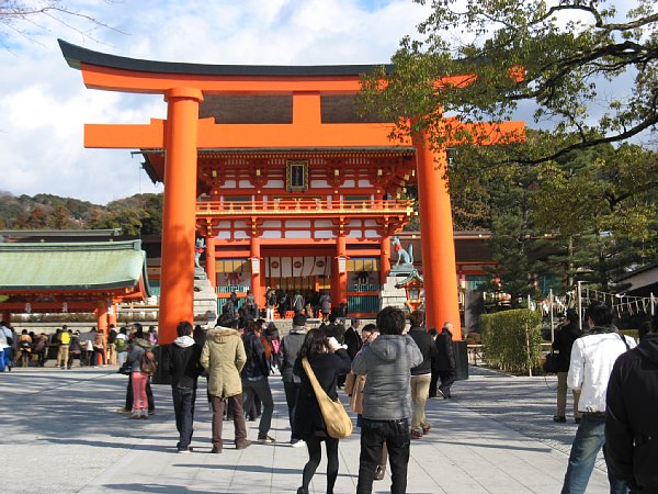 楼門と大鳥居