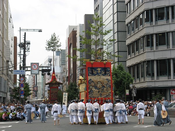 八幡山 後姿