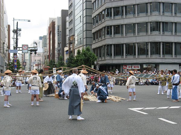 大船鉾 辻回し準備