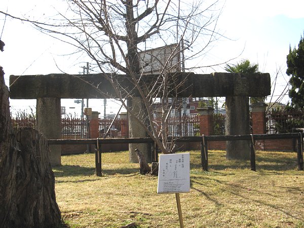 五条大橋の橋脚と桁