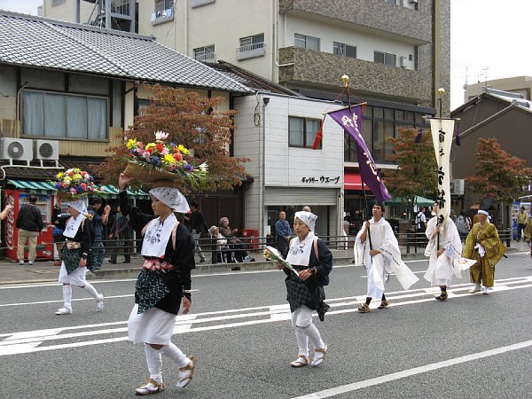 白川女献花列