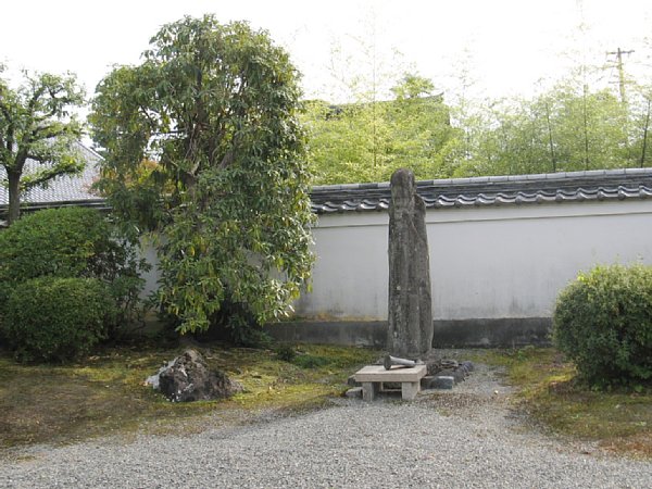 大心院前庭の像