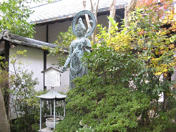 観世音菩薩像