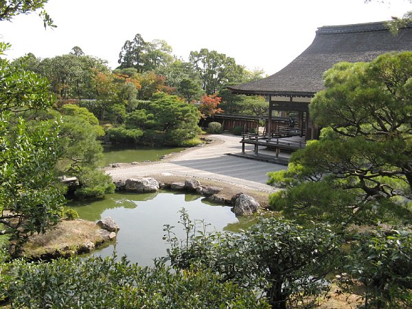 北庭と宸殿