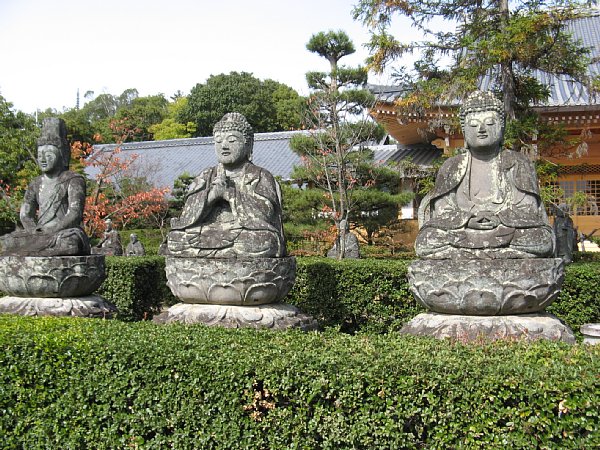五智如来石仏群