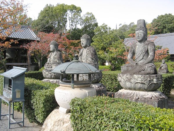 五智如来石仏群