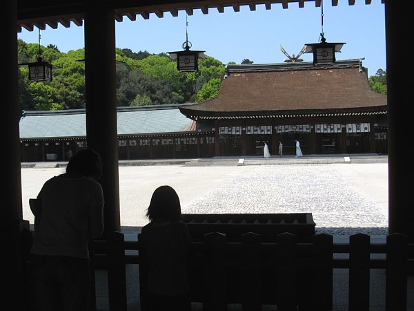 内拝殿