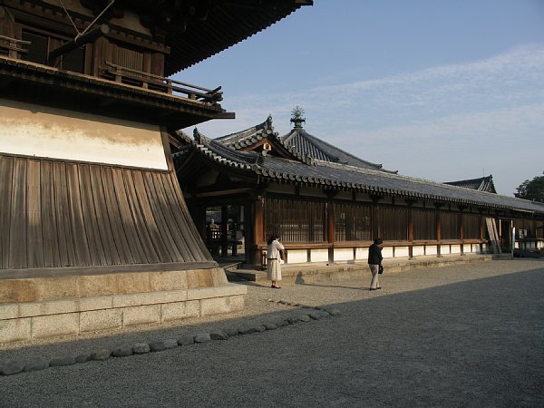 東院の回廊