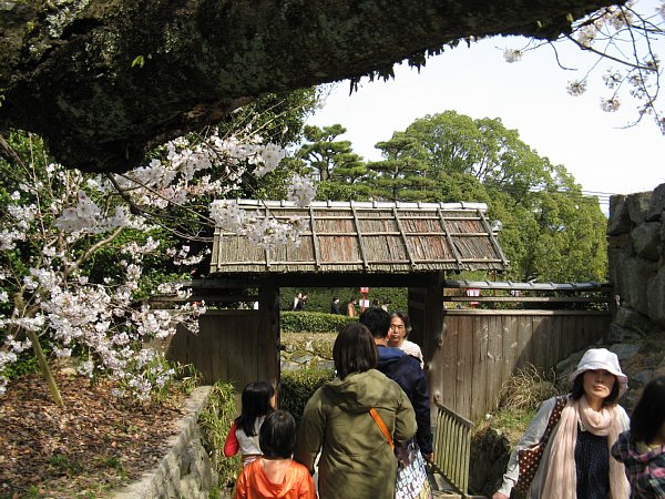 毘沙門曲輪への通路