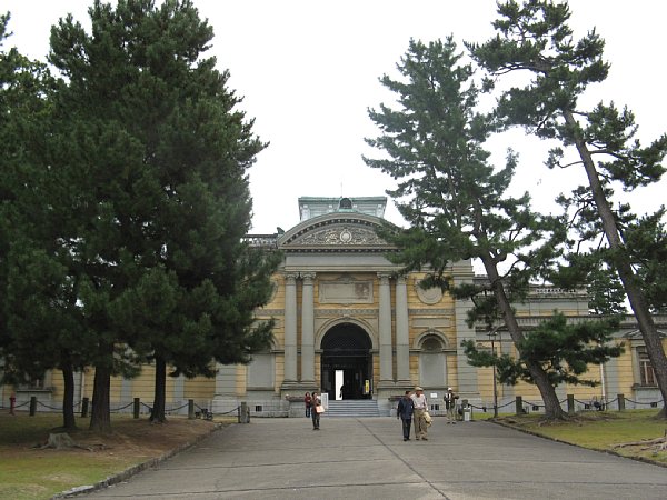 奈良国立博物館