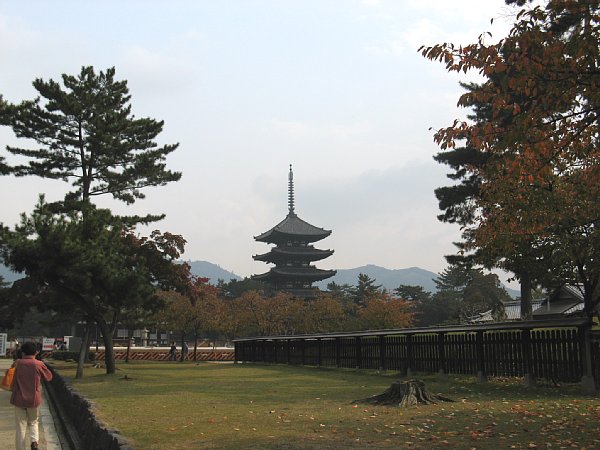 興福寺境内