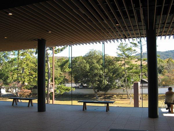 奈良公園バスターミナル 情報広場