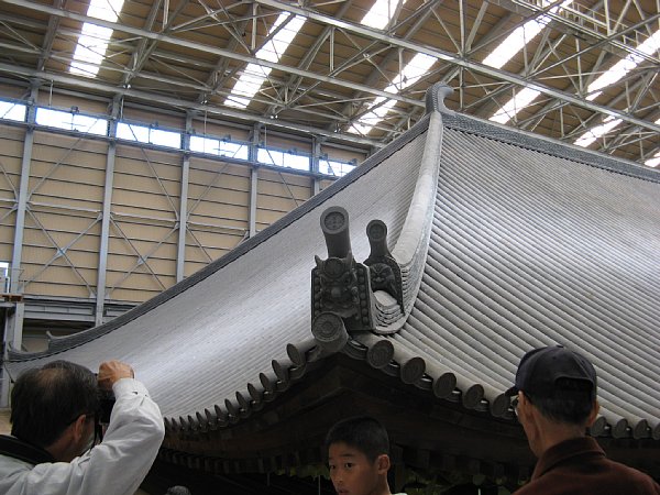 南西角から見た大屋根