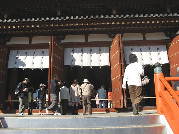 金堂正面