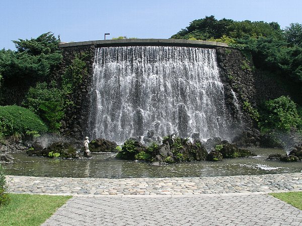 滝の広場